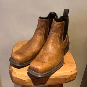 ARIAT mens ankle boots size 10 ( eur 43) brown. New with tags